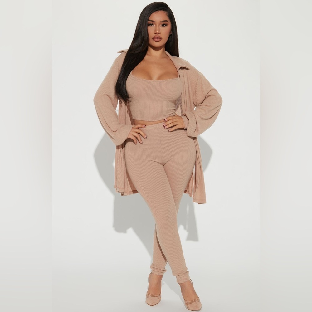 Fashion Nova Tan Long Ribbed Cardigan w/ matching spaghetti strap crop top Large